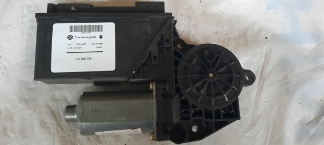 Мотор склопідйомника дверей задніх, правих 7L0959794 VAG