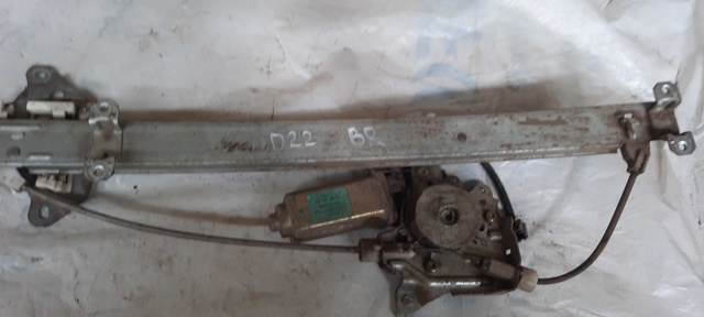 Двигун стеклопод'емника двері задньої, правої 827302S721 NISSAN