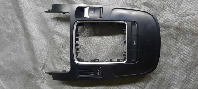 Декоративна накладка центральної консолі 8K0864261 VAG