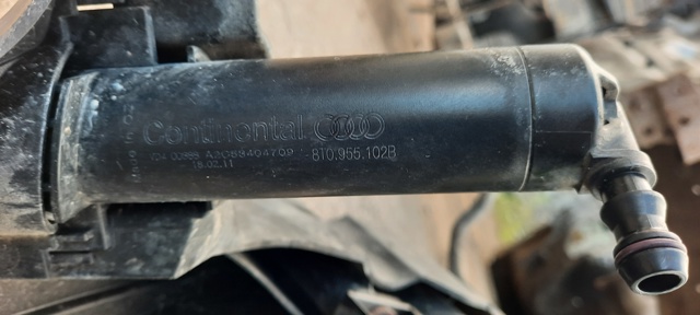 Форсунка омивача фари передньої, правої 8T0955102B VAG