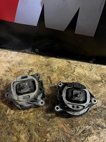 Права опора двигуна 22116785712 BMW