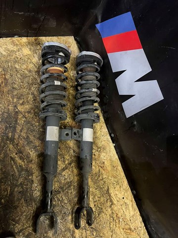 Ліва передня стійка 31316863661 BMW