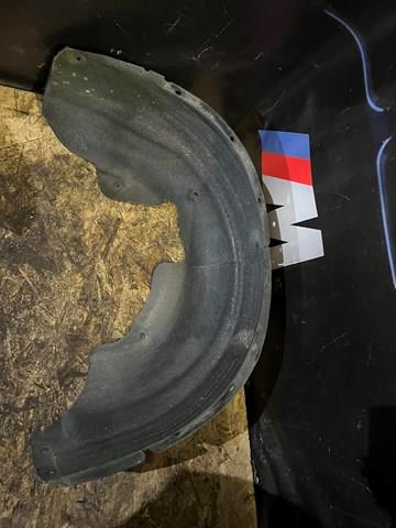 Підкрилок задній лівий 51717213649 BMW
