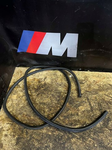 Гумка під капот 51767019779 BMW