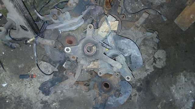 Цапфа поворотного кулака 9403647938 PEUGEOT