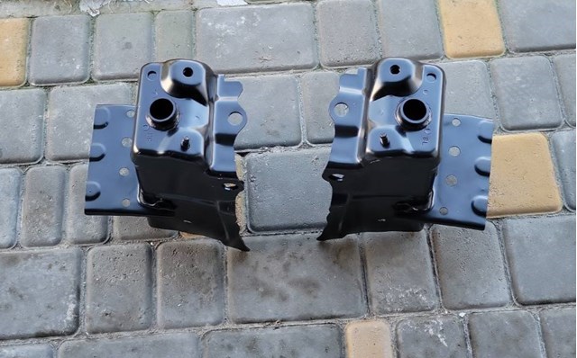 Кронштейн підсилювача переднього бампера 5701342010 TOYOTA