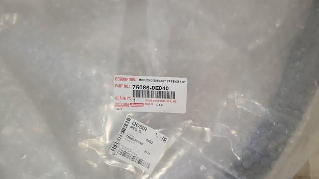 Молдинг арки крила переднього, лівий 750860E040 TOYOTA