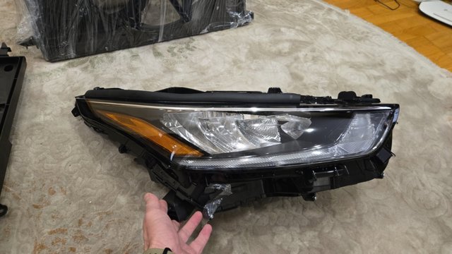 Основна фара - вставка 811100E460 TOYOTA