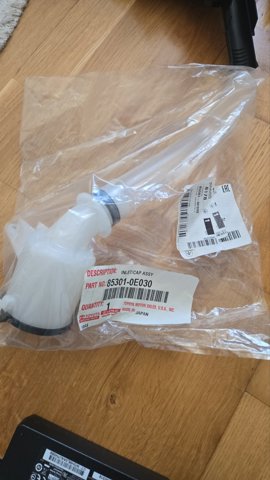 Горловина бачка омивача 853010E030 TOYOTA