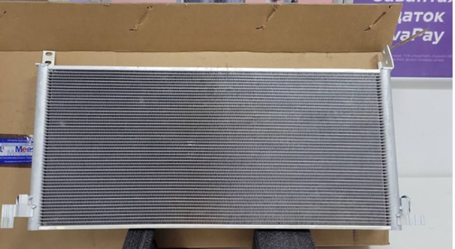 Радіатор кондиціонера 884A042050 TOYOTA