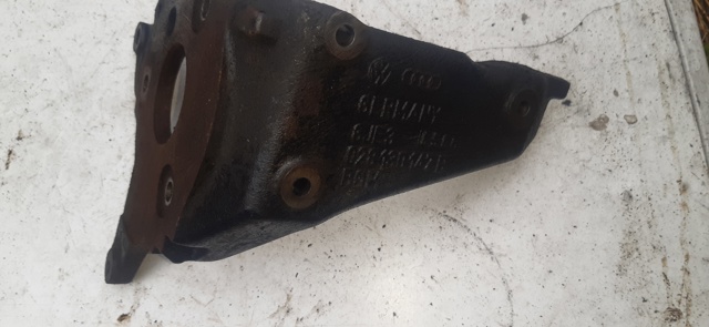 Кронштейн паливного насоса ПНВТ 028130147B VAG