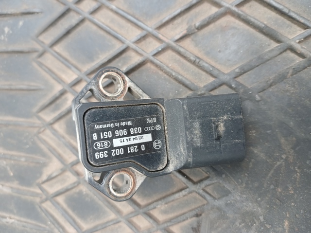 Датчик тиску наддуву турбіни 038906051B VAG