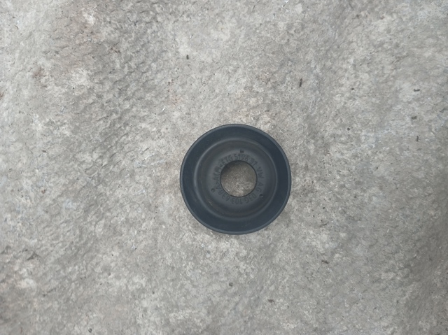 Подушка декоративної кришки двигуна 03G103638A VAG