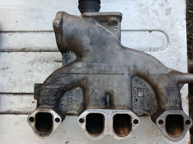 Колектор впускний 03G129713 VAG