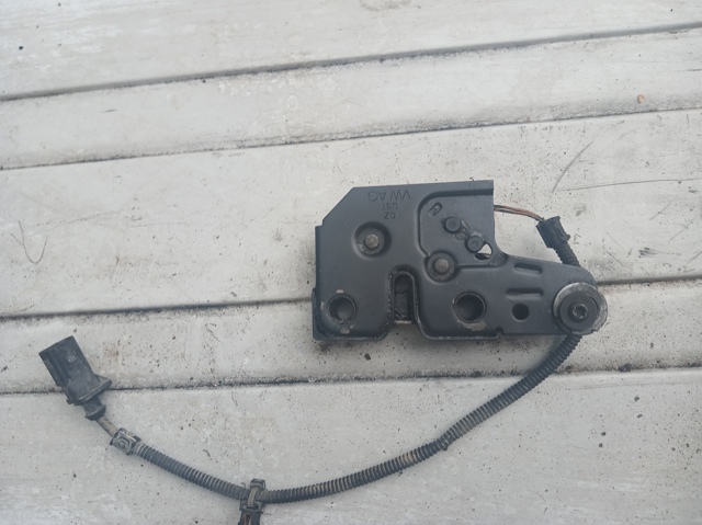 Замок капота 1T0823509B VAG