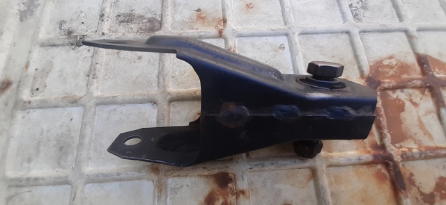 Кронштейн подушки КПП 6U0199851 VAG