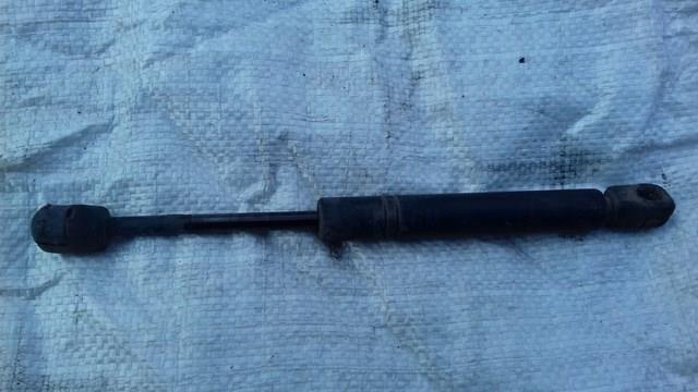 Стійка капота Opel Vectra B