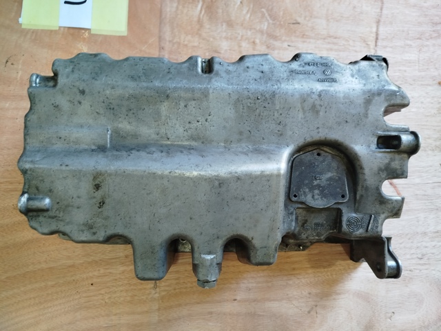 Картер масляний 03G103603AB VAG