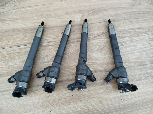 Форсунка паливна 0445110546 NISSAN