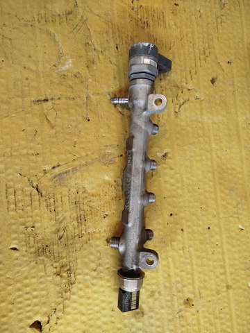 Паливна рампа 04L130089F VAG