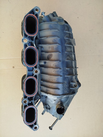 Колектор впускний 11617604597 BMW