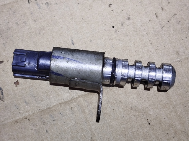 Клапан електромагнітний положення (фаз) розподільного валу Нісан Кашкай 2