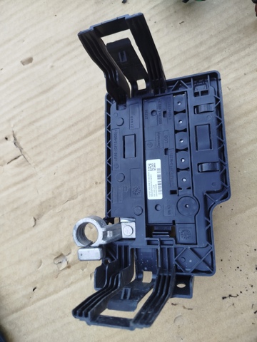 Корпус запобіжників 2Q0937548D VAG