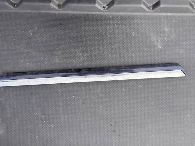 Накладка задніх правих дверей, нижня 3AA854950A VAG