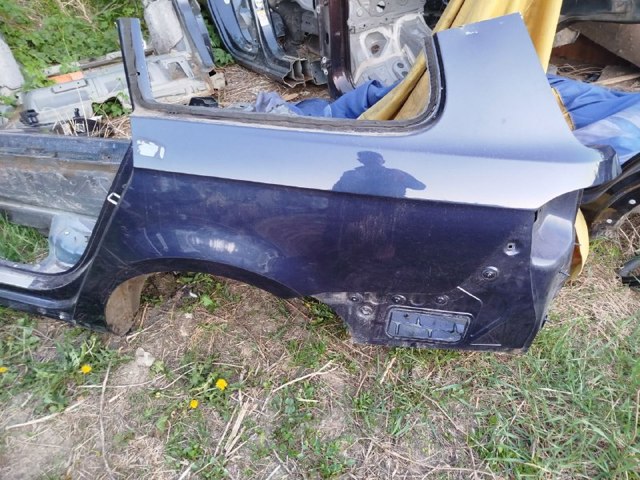 Бічна частина задня ліва 3AF809843 VAG