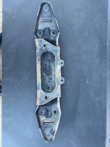 Кріплення трансмісії 41011FL010 SUBARU