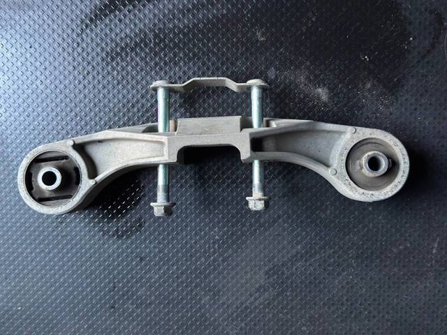 Траверса заднього редуктора, передня 41310AG040 SUBARU