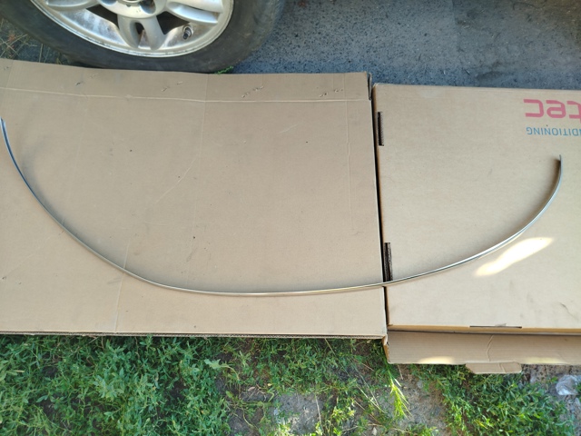 Молдинг капота 51132751359 BMW
