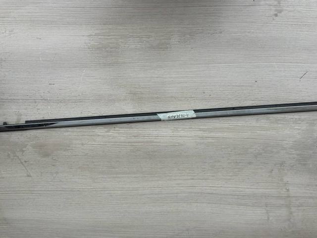 Молдинг опускного скла дверей передньої, лівої 61280AN011 SUBARU