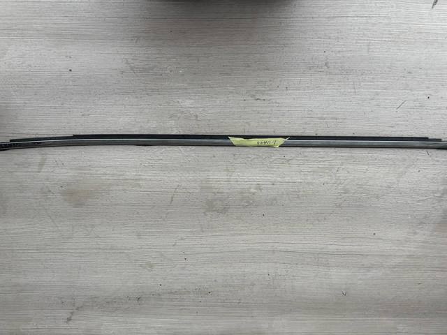 Молдинг опускного скла двері задньої, лівої 62280AN011 SUBARU