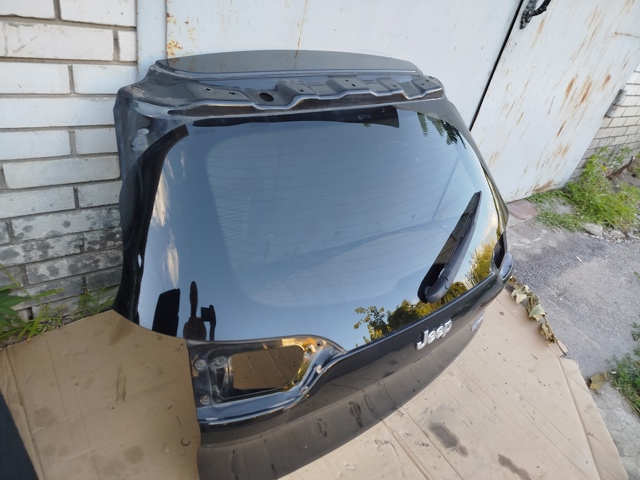 Скло двері задка 68102218AF CHRYSLER