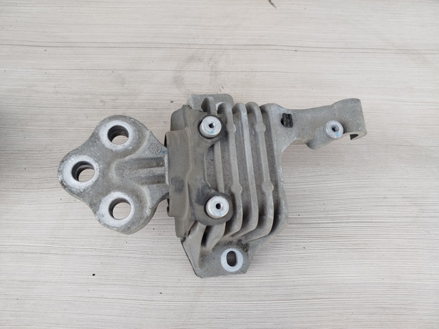 Подушка (опора) двигуна, ліва 68164709AF CHRYSLER