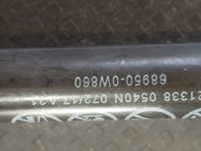 Стійка задніх дверей 689500W860 TOYOTA