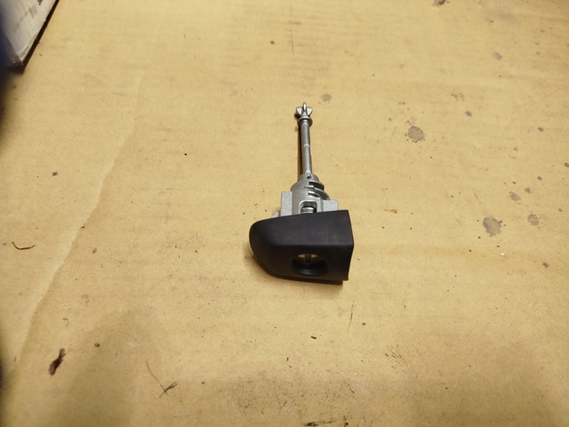 Ручка передніх дверей зовнішня, права 8281363J105PK SUZUKI