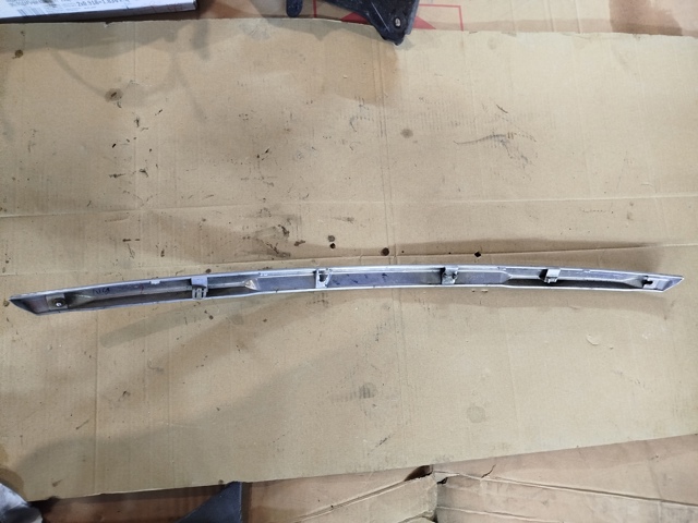 Декоративна накладка 850726FL1A NISSAN