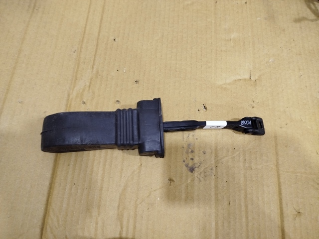Обмежувач відкриття дверей, передній 8K0837249D VAG