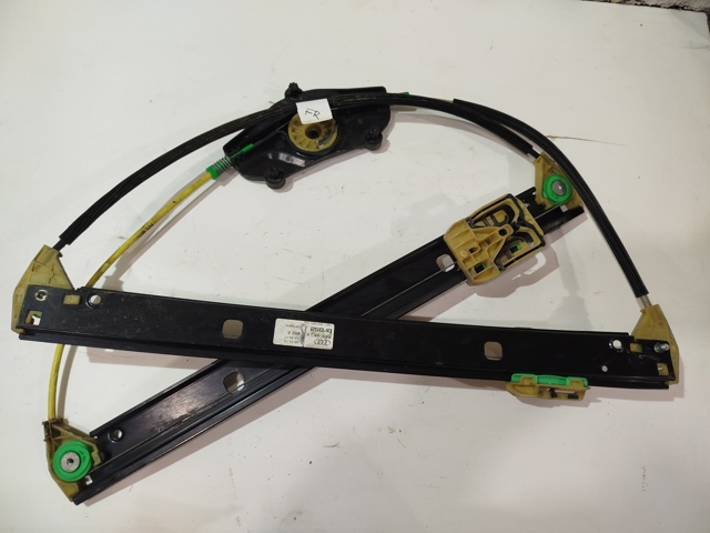 Склопідйомник передньої правої двері 8K0837462A VAG