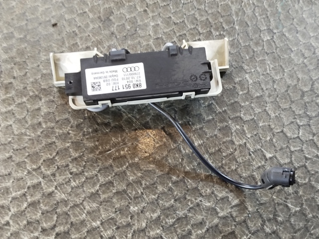 Датчик руху в салоні 8K0951177 VAG