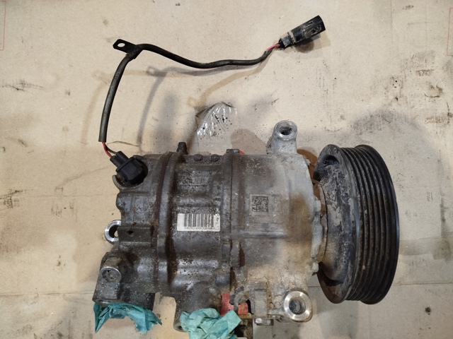 Компресор холодоагенту 8T0260805G VAG