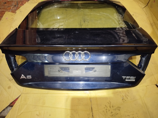 Задня ляда 8T8827025 VAG