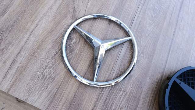 Емблема решітки радіатора A0008171016 MERCEDES