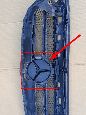 Кронштейн емблеми решітки радіатора A0008880060 MERCEDES