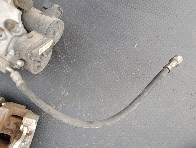 Гнучка гальмівна трубка задня A0014204548 MERCEDES