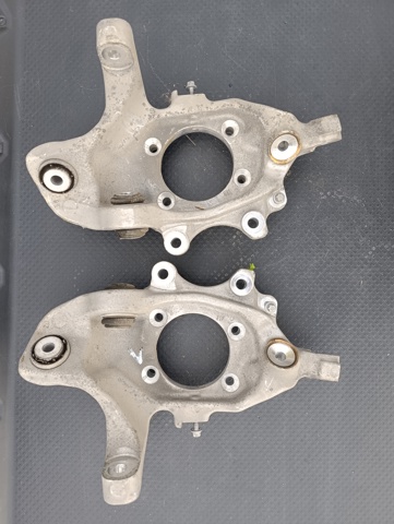 Цапфа поворотного кулака A2053500141 MERCEDES