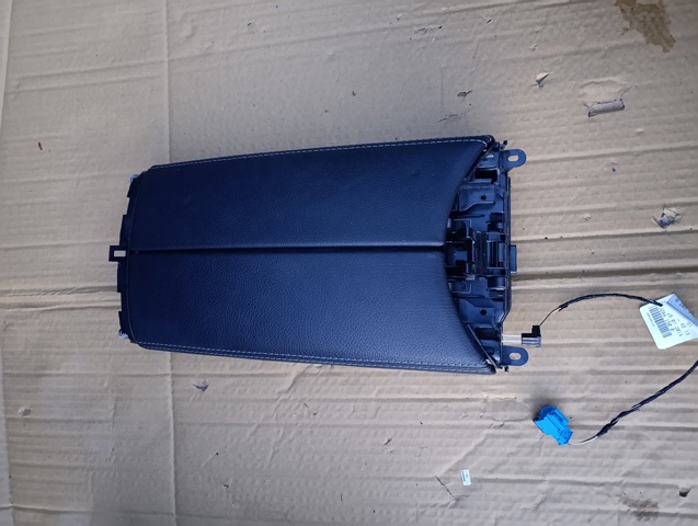 Підлокітник центральній консолі A2056800796 MERCEDES