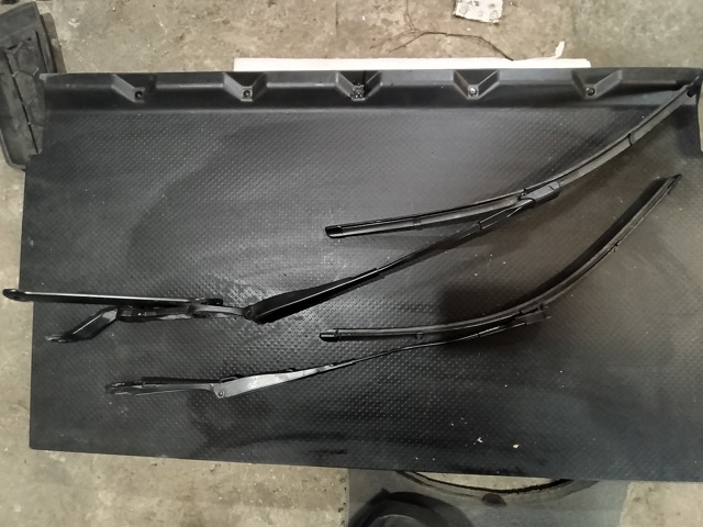 Важіль склоочисника A2058203501 MERCEDES